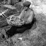 Tinker making a scull for potato gathering.1960 School of Scottish Studies, Kissling Archive